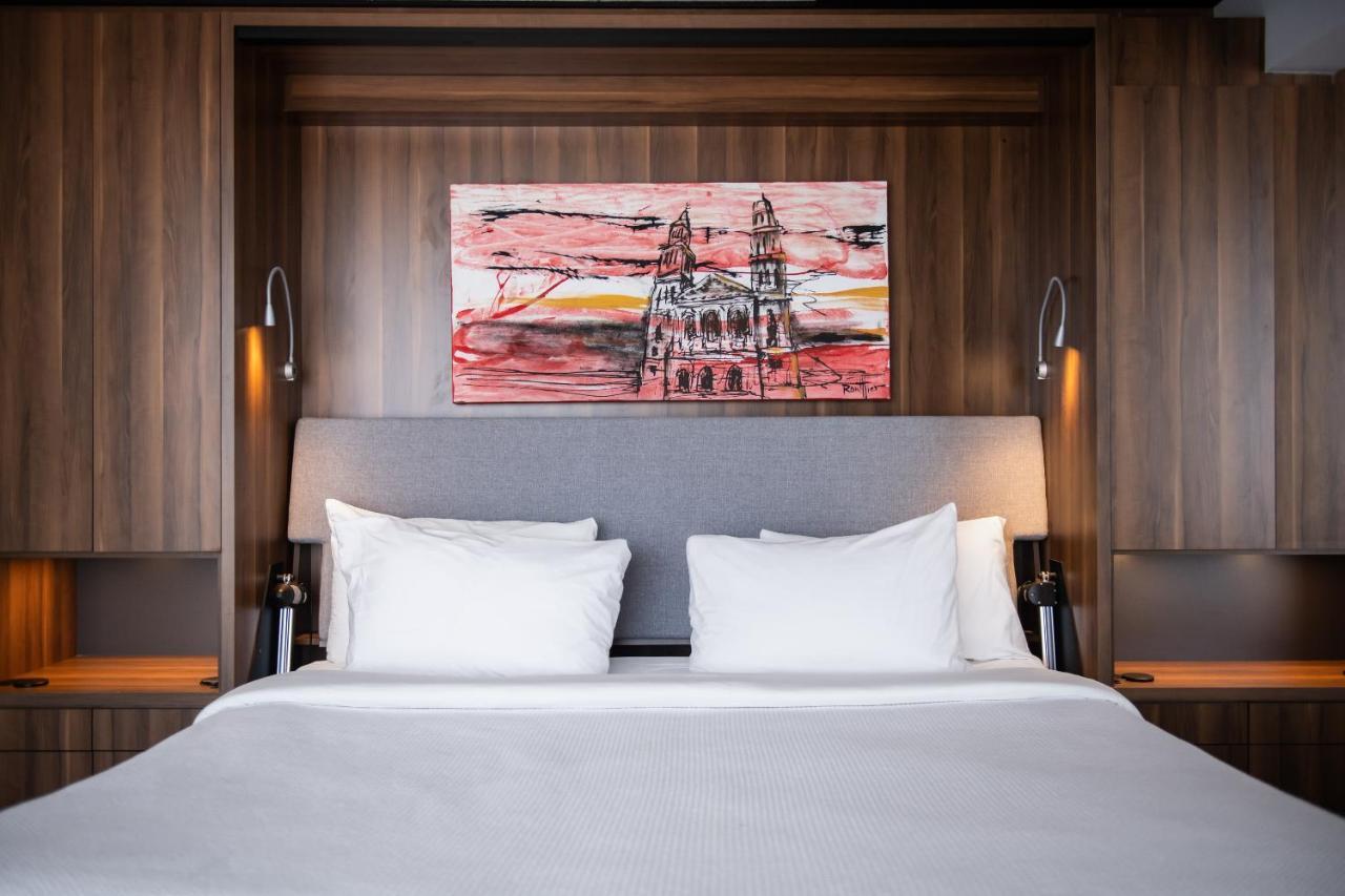 Hotel Chicoutimi, Affilie A Hyvi Экстерьер фото
