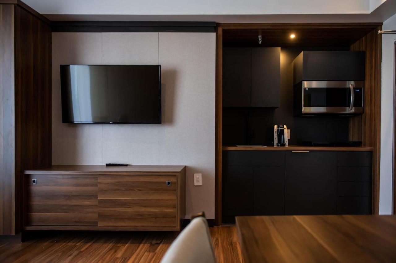 Hotel Chicoutimi, Affilie A Hyvi Экстерьер фото