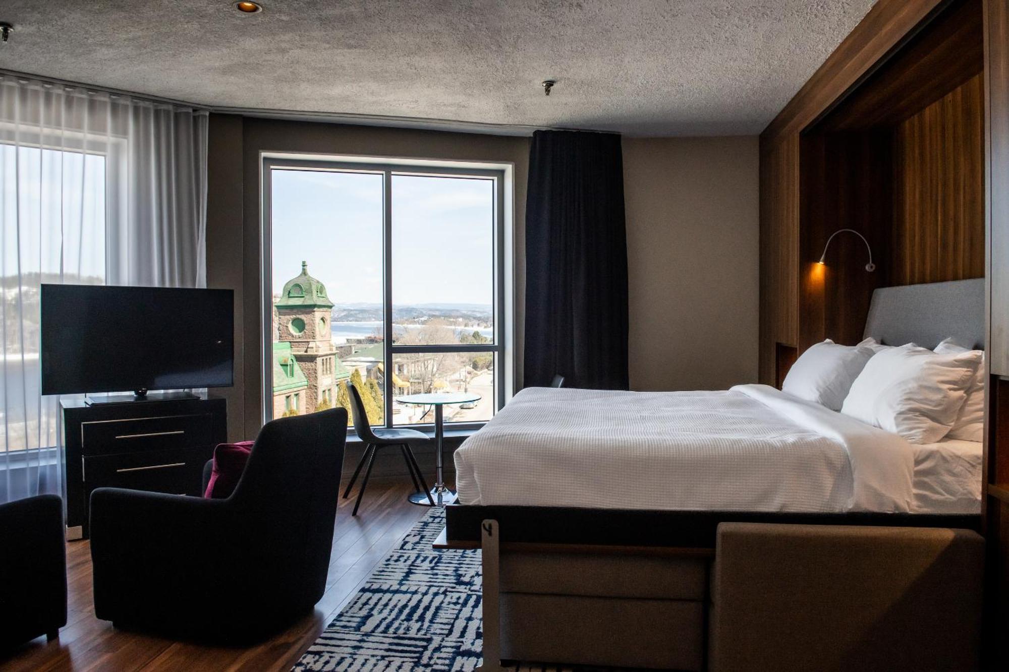 Hotel Chicoutimi, Affilie A Hyvi Экстерьер фото