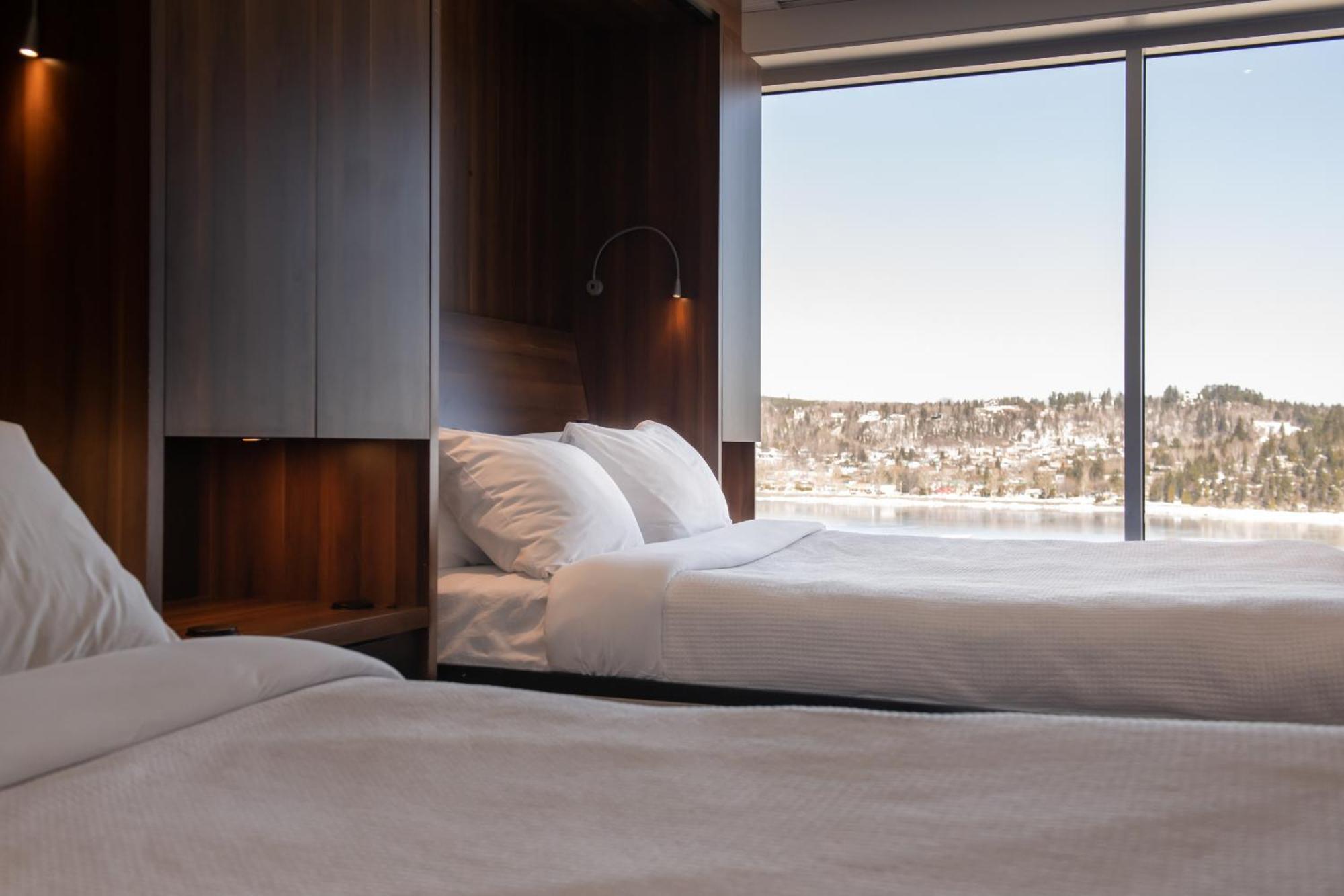 Hotel Chicoutimi, Affilie A Hyvi Экстерьер фото