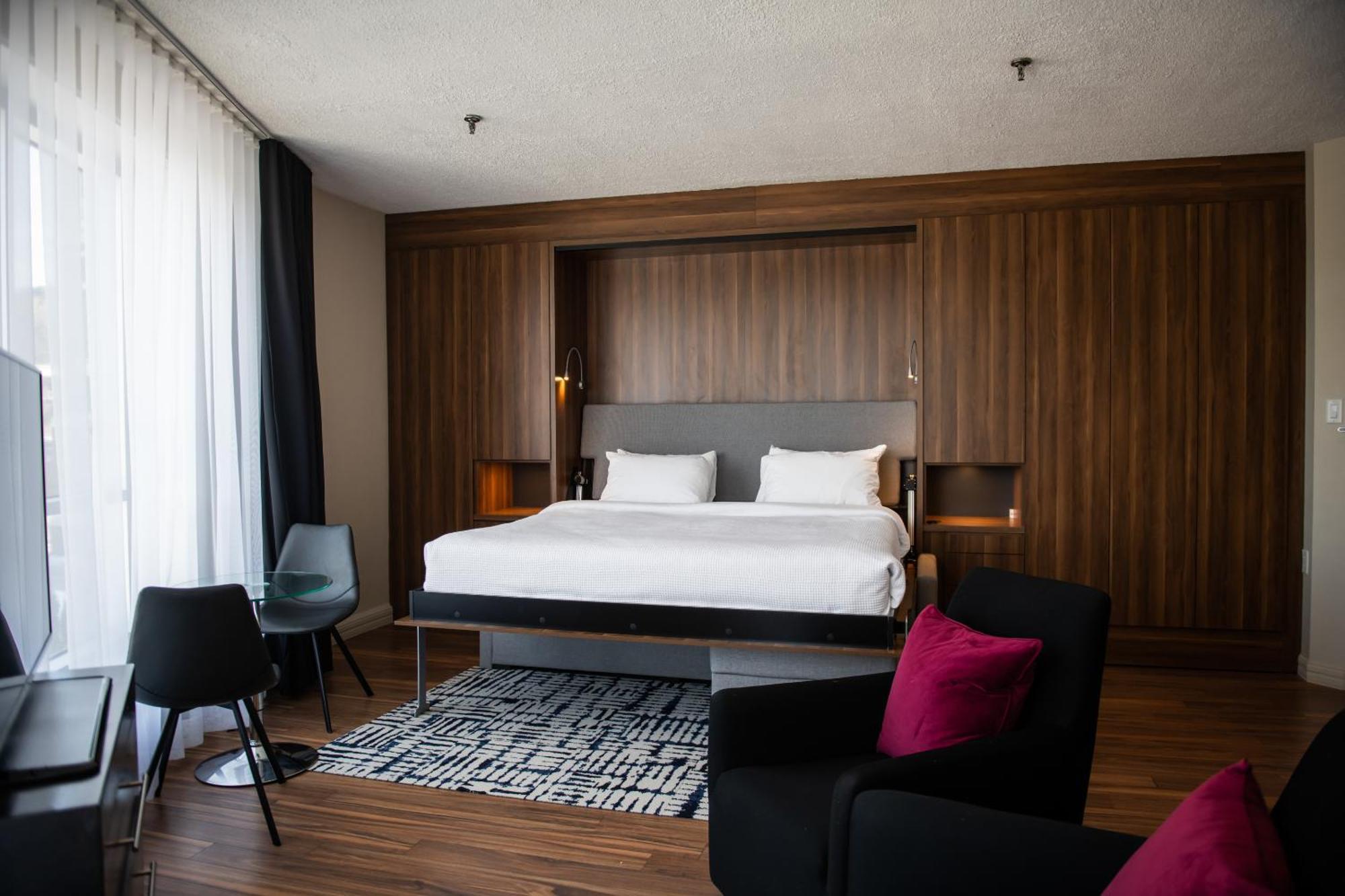 Hotel Chicoutimi, Affilie A Hyvi Экстерьер фото